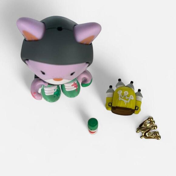 Janky Queen Ninth Collectible Vinyl Toy Art‎ Figure with Accessories and Box - Picture 2 of 7